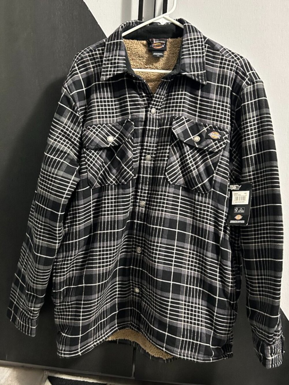 NWT Men's Sherpa Lined Woven Black/Gray/White Plaid Flannel Jacket Size L